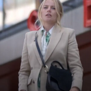 Love_&_Anarchy_S02_Ida_Engvoll_Blazer